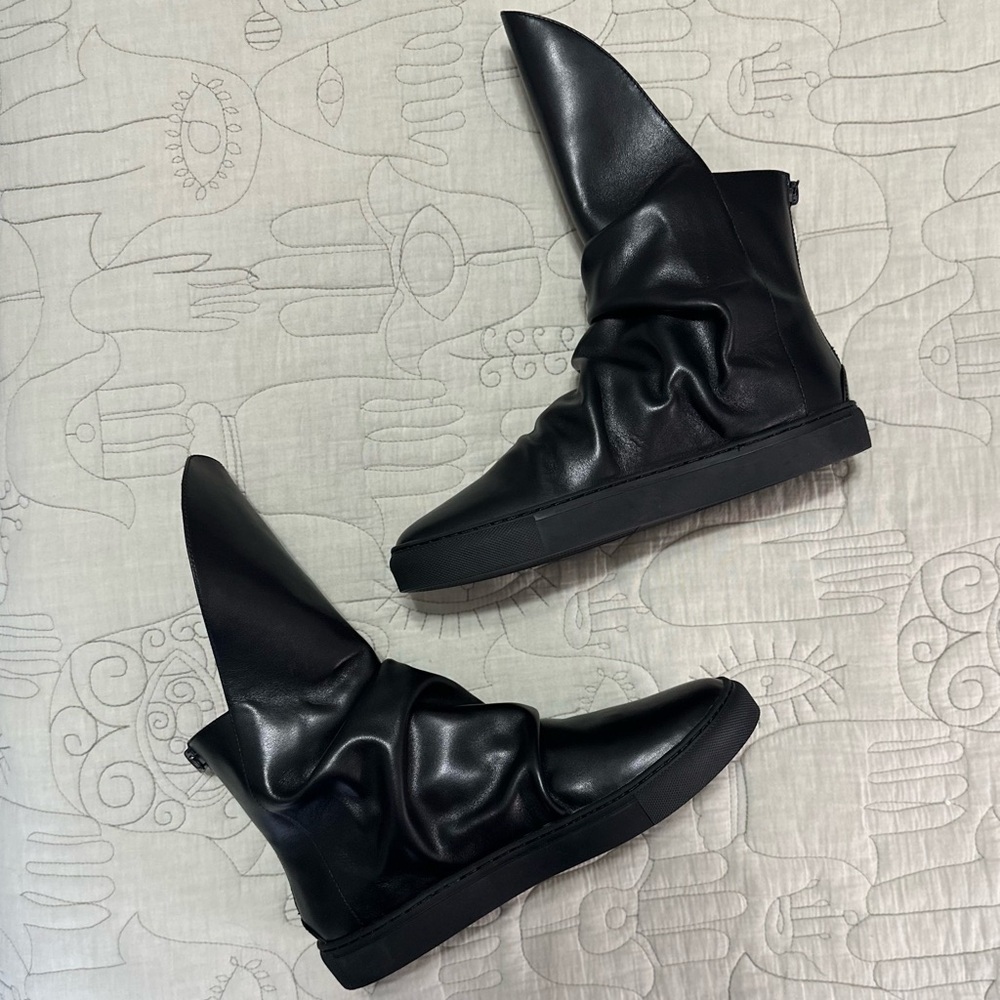 NIB Nicholas K Vidal Hybrid Sneaker Boots Black Leather Futuristic Ruched